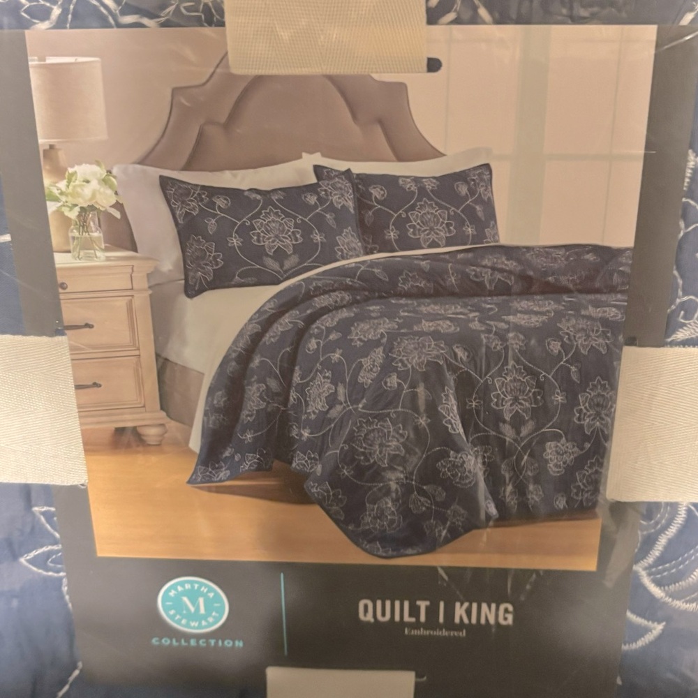 Martha stewart collection king size quilt